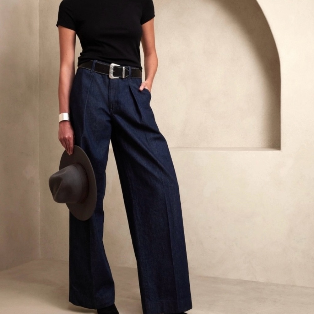 Banana Republic High Rise Relaxed Wide Leg Dark Wash Jeans (Size 29)